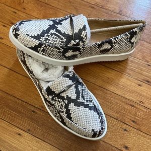 NEW in Box: Naturalizer Snake Comfort Slip on Loafer Sneakers Women’s 8.5